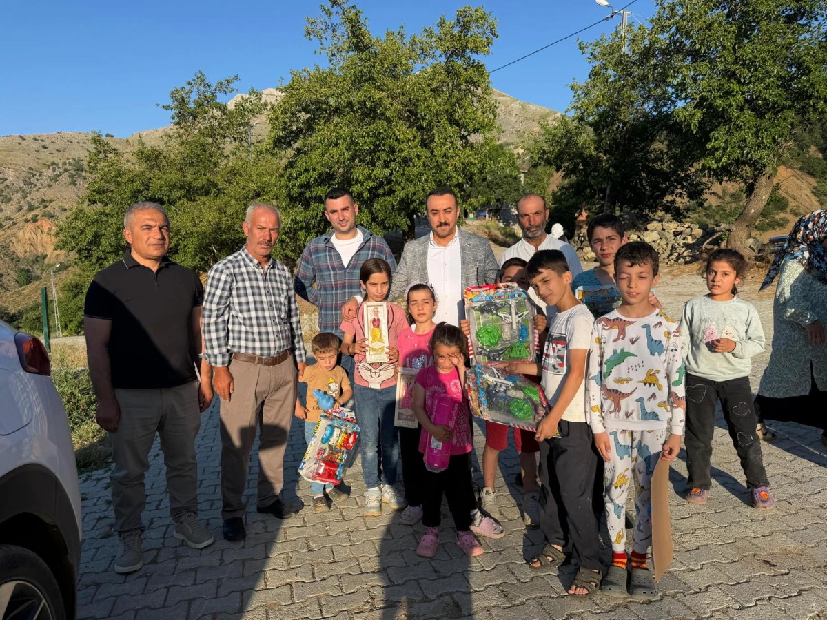 Kaymakam Pelvan K&ouml;y Ziyaretlerini S&uuml;rd&uuml;rd&uuml;