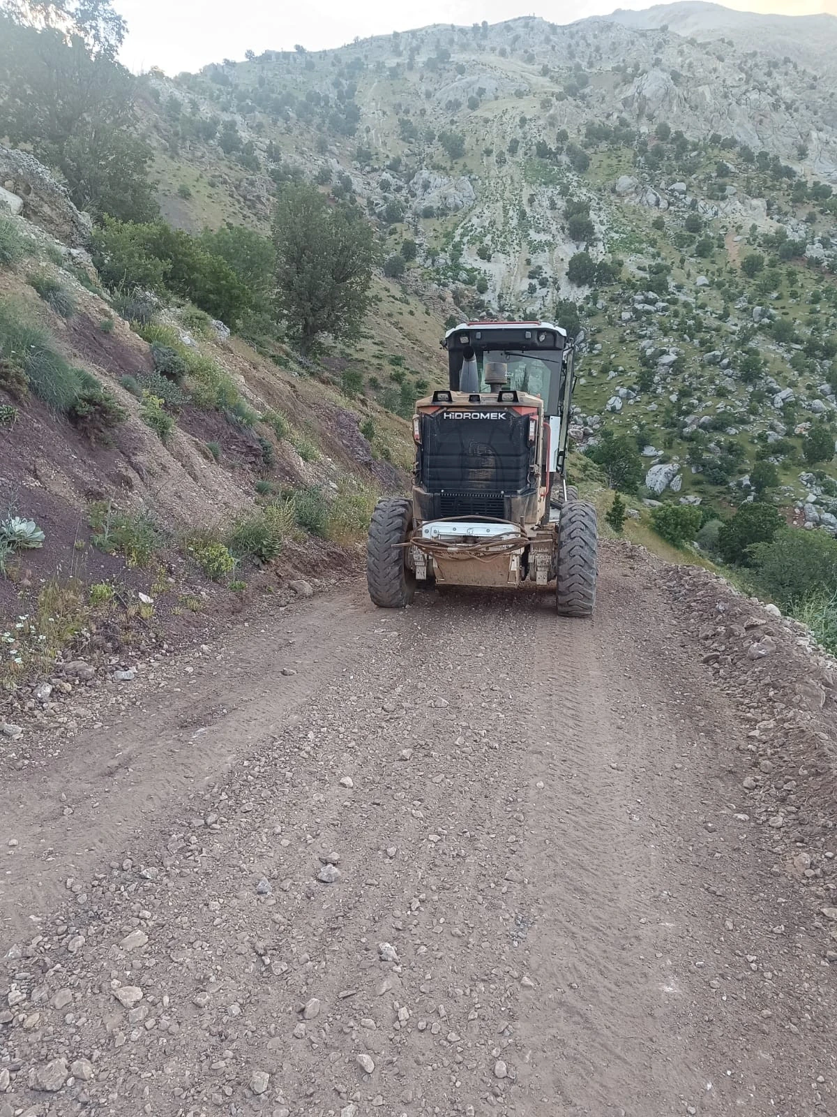 Kırsal Yol Bakım &Ccedil;alışmaları Hız Kesmeden S&uuml;r&uuml;yor