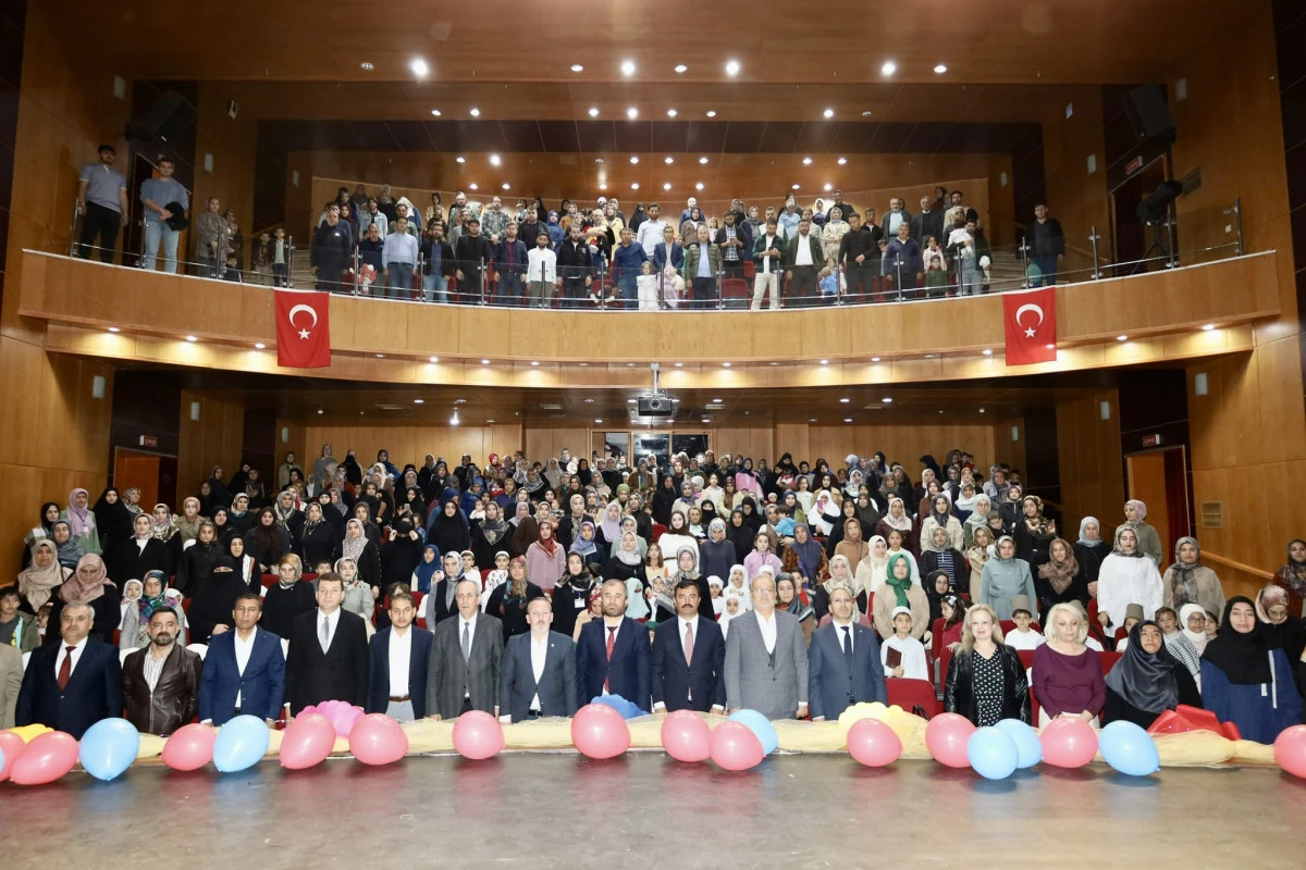 Kur&rsquo;an Kursları Yıl Sonu Kapanış Programı Kahta&rsquo;da Ger&ccedil;ekleştirildi
