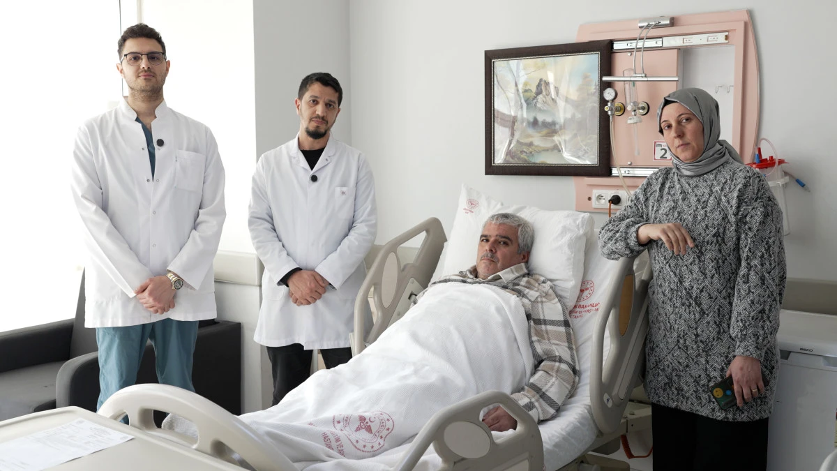 Malatya&rsquo;da 20 Santimetrelik Dev Kitle Kapalı Y&ouml;ntemle &Ccedil;ıkarıldı