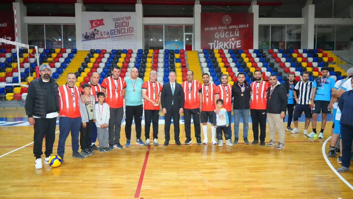 Masa Tenisi Ve Voleybol Turnuvaları Büyük Heyecan Yarattı