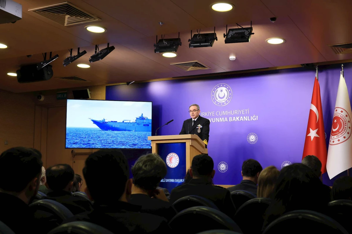 Mavi Vatan Ve Sınır &Ouml;tesinde &Ccedil;elik Pen&ccedil;e