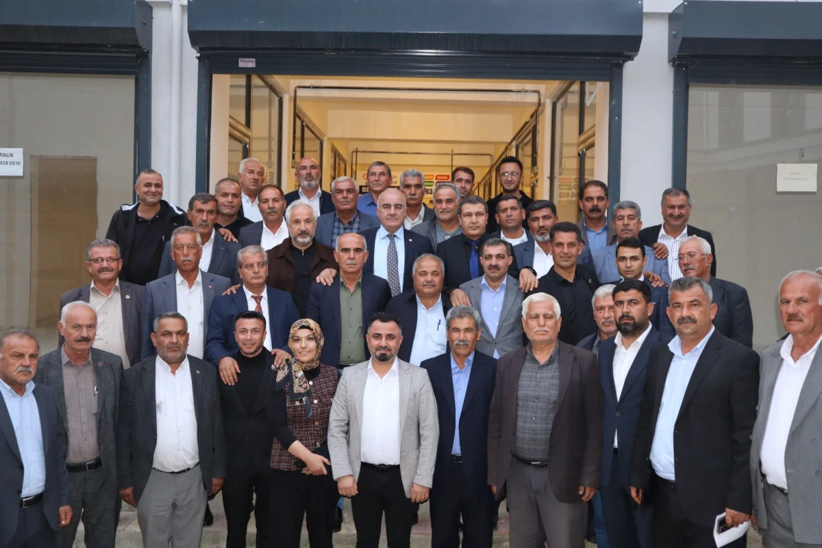 MİLLETVEKİLİ &Ouml;ZHAN, BESNİ&rsquo;DE MUHTARLARLA BULUŞTU: &ldquo;BESNİ&rsquo;NİN GELECEĞİNİ YENİ YATIRIMLARLA ŞEKİLLENDİRİYORUZ&rdquo;
