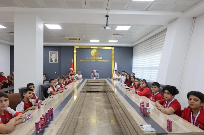MİNDERDE SIRTI YERE GELMEYEN ADIYAMANLI G&Uuml;REŞ&Ccedil;İLERİMİZDEN GURUR TABLOSU 