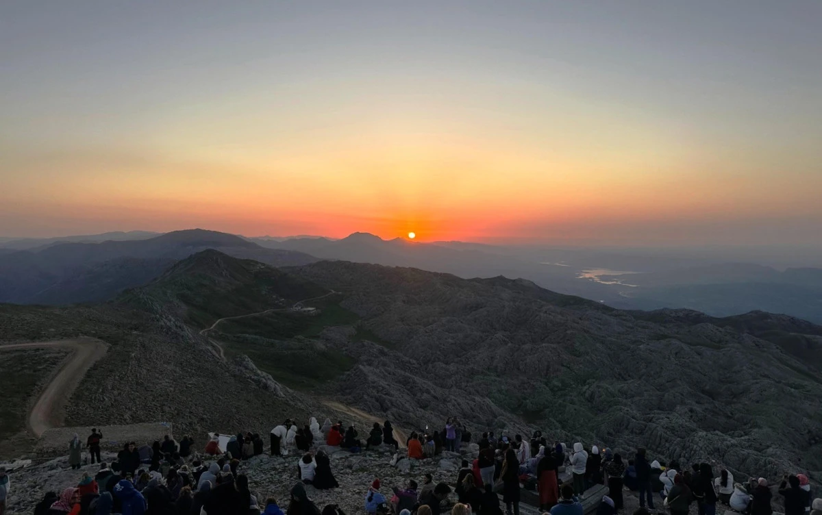 Nemrut’ta doğum günü kutlama hayali gerçek oldu  