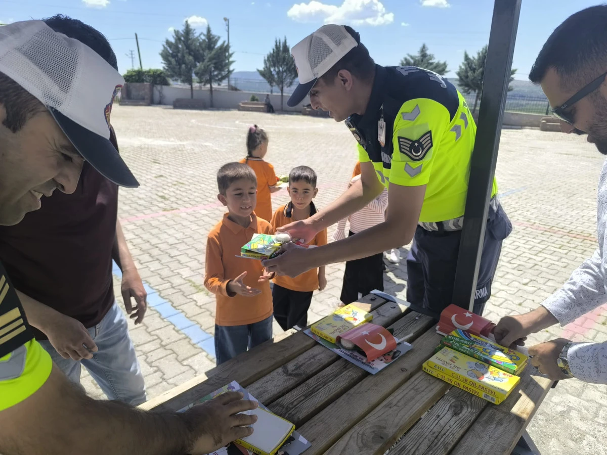 &Ouml;ğrencilere Uygulamalı Trafik Eğitimi ve Meslek Tanıtımı