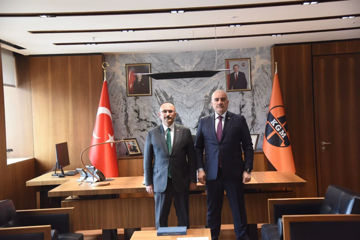 &Ouml;zhan: &ldquo;Besni&rsquo;nin Ulaşım Projelerinde &Ccedil;alışmalar Hızlanıyor 