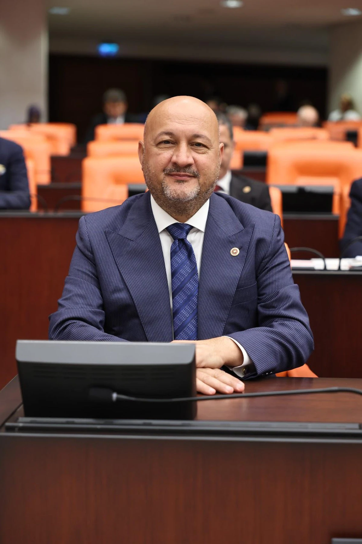 Resul Kurt: “Zirai dondan etkilenen üreticilerimize 13 milyar 221 milyon TL destek hayırlı olsun”