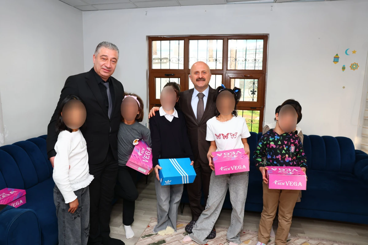 Sevgiyle Hazırlanan Hediyeler, &Ccedil;ocukların Y&uuml;z&uuml;nde Umuda D&ouml;n&uuml;şt&uuml;