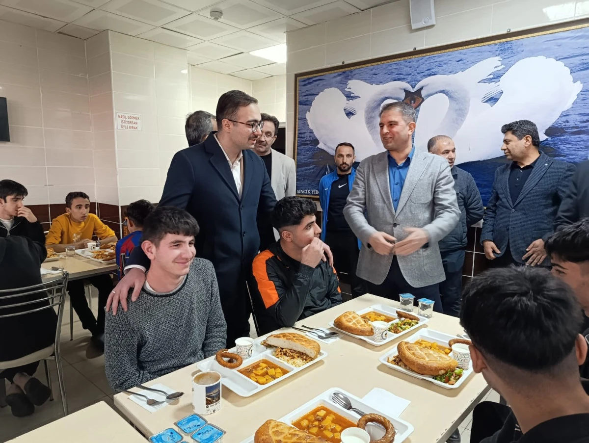 Sincik Kaymakamlığı&rsquo;ndan &Ouml;ğrencilerle İftar Programı