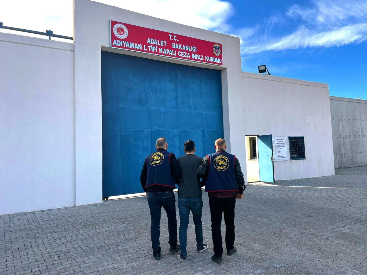 Su&ccedil;lular Adalete Teslim Edildi, Aranan 3 Şahıs Yakalandı