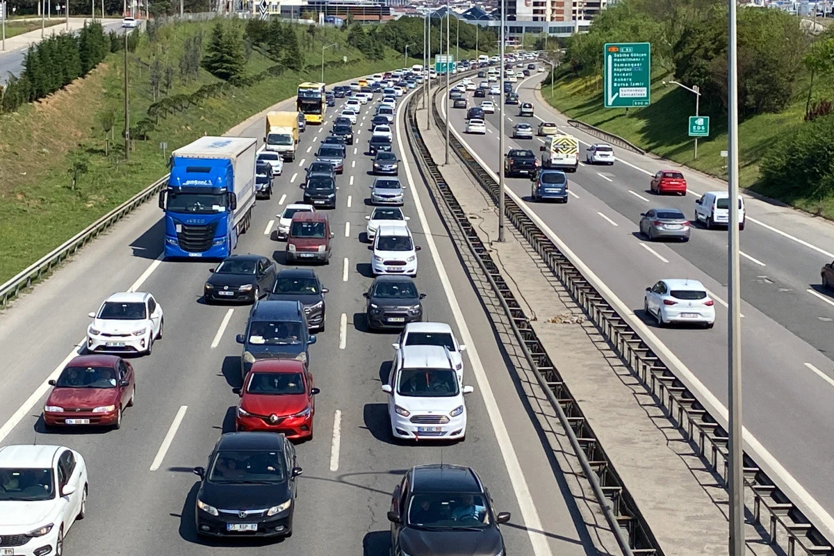 Trafik Cezalarının Artırılmasını İçeren Yasa Askıya Alındı