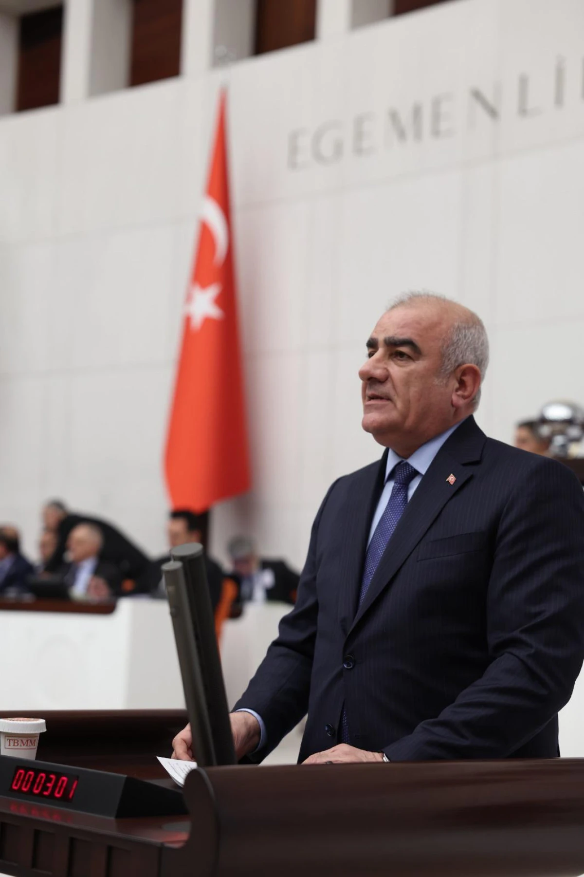 T&uuml;rk Bayrağı&rsquo;na Y&ouml;nelik Saldırıya Milletvekili &Ouml;zhan&rsquo;dan Sert Tepki