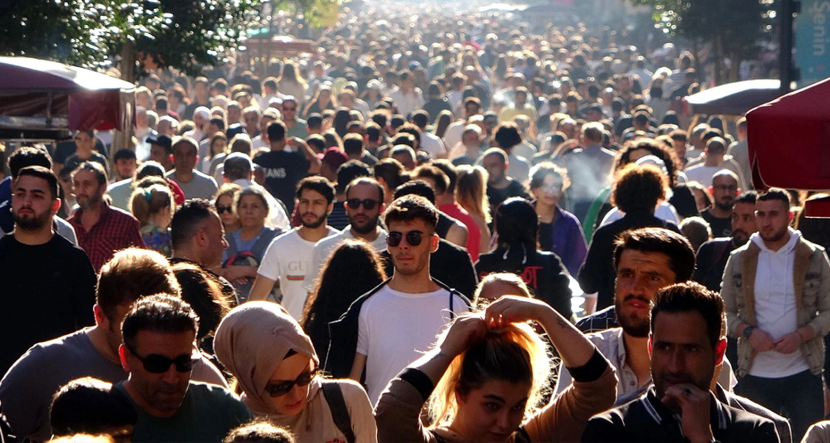 Türkiye Nüfusu 85 Milyon 824 Bin 854'e Ulaştı