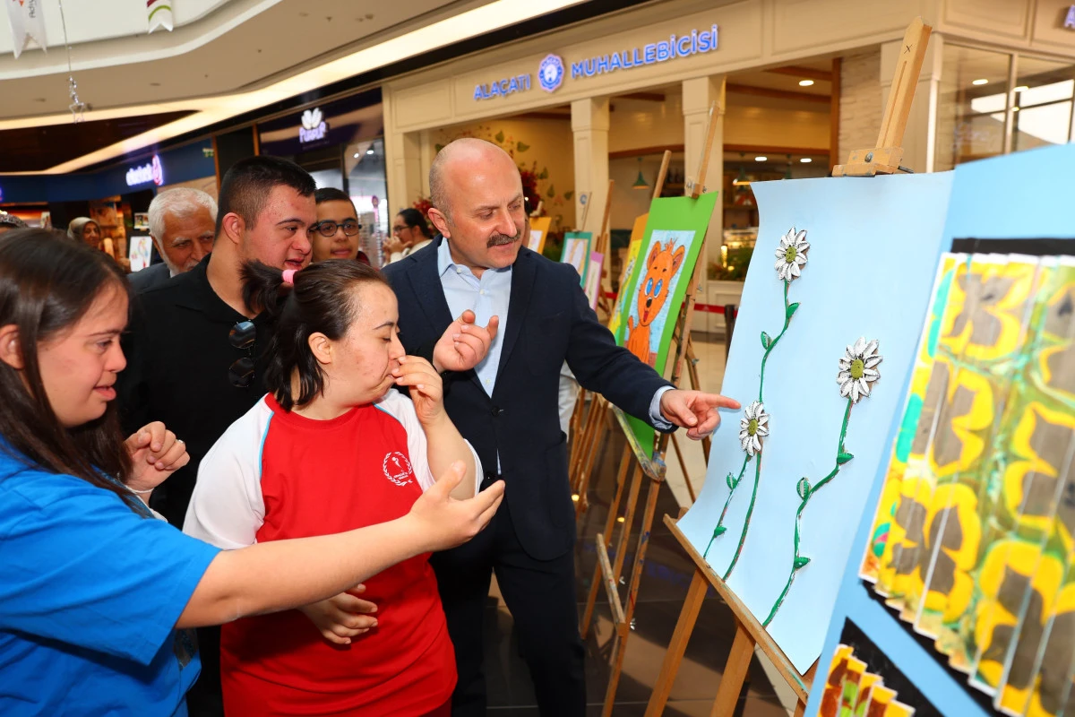 Vali Varol&rsquo;dan &Ouml;zel Bireylere ve AVM Esnafına Ziyaret