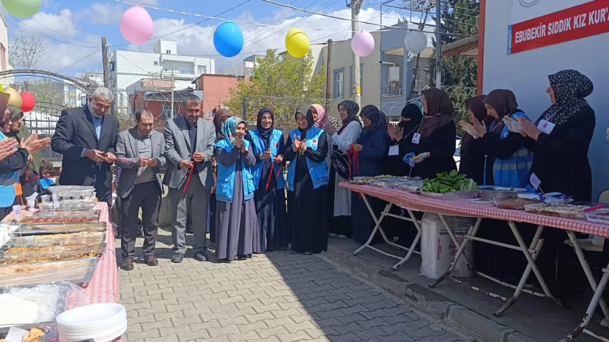 Yetim ve İhtiya&ccedil; Sahibi Gen&ccedil;lerin Evliliklerine Destek 